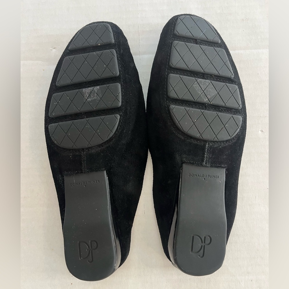 Donald J Pliner Lucia black suede beaded slip on mules flat shoes EUC size 6.5 - Picture 9 of 10